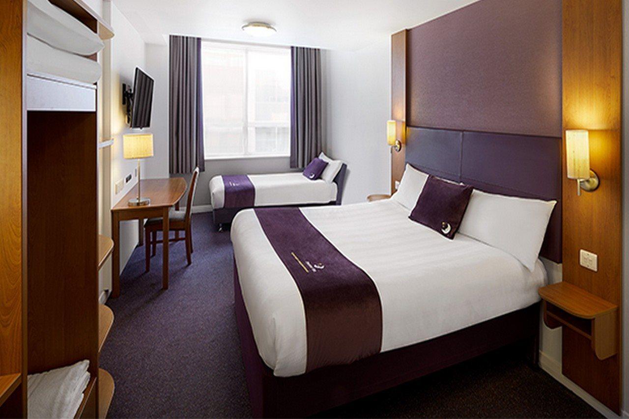 Premier Inn Chippenham Chippenham  Exterior foto