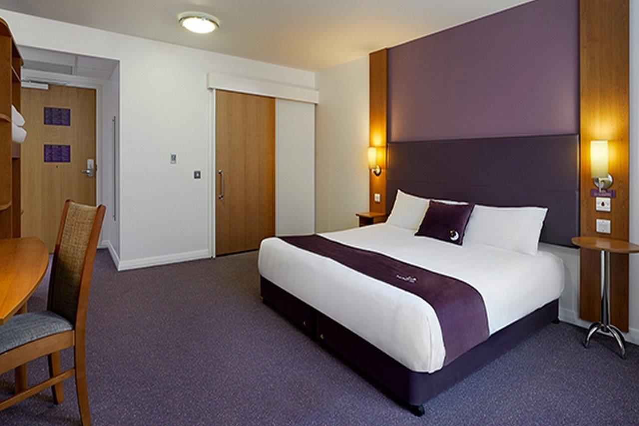 Premier Inn Chippenham Chippenham  Exterior foto